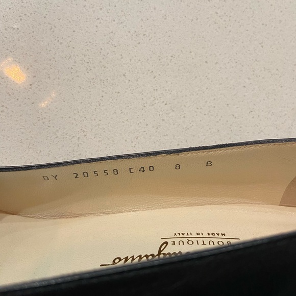 Salvatore Ferragamo Black Pumps EUC Size 8B - Picture 8 of 11